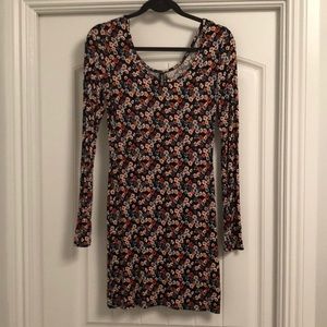 ⚡️CLOSET CLEAR OUT⚡️: H&M Dress